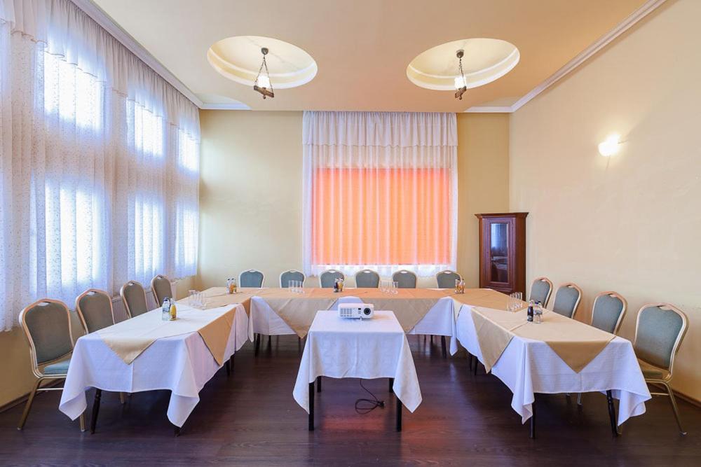 Apart Hotele Čenstochová Exteriér fotografie