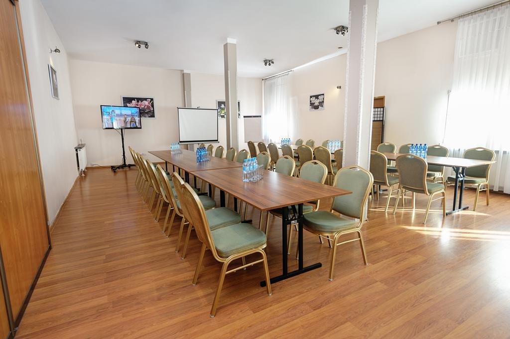 Apart Hotele Čenstochová Exteriér fotografie